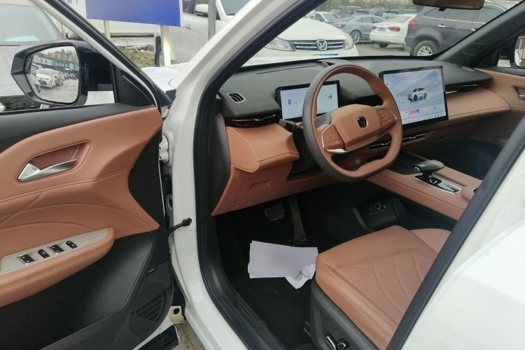 Changan UNI-Z PHEV 2024 #13 Changan UNI-Z PHEV 2024 car image #13