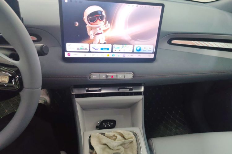 MG 4 EV 2025 immagine di auto #13