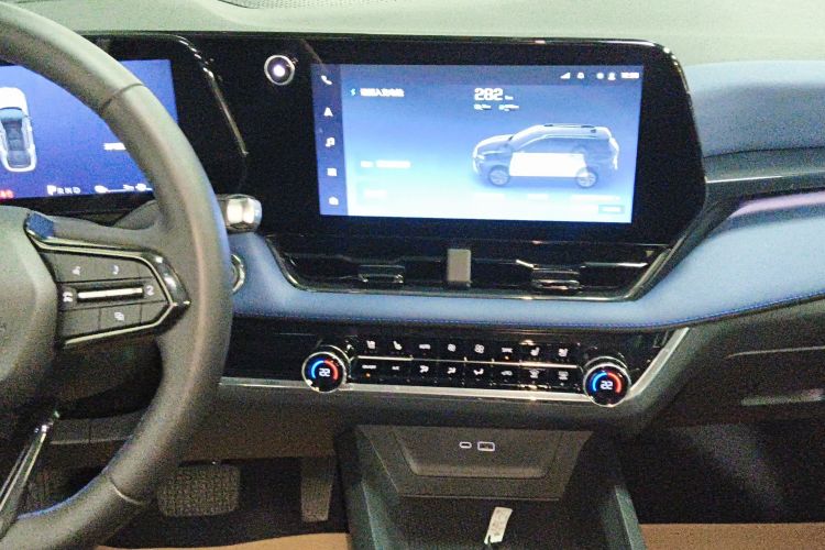 Chevrolet Equinox Plus 2025 #13 Chevrolet Equinox Plus 2025 car image #13