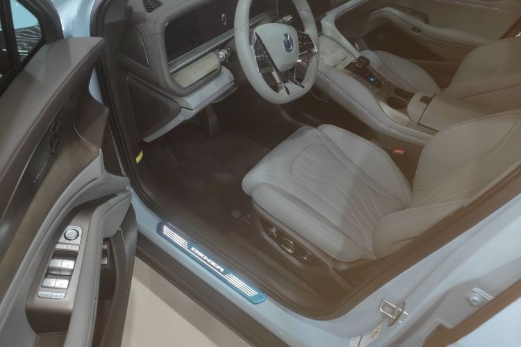 Denza N7 2024 #13 Denza N7 2024 car image #13