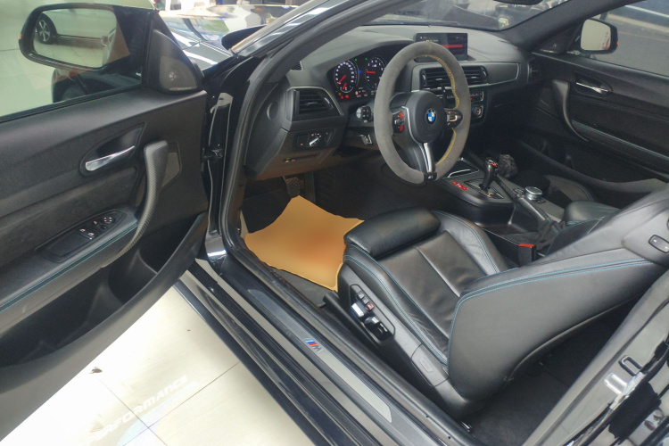 BMW M2 2018 car image #13