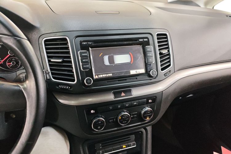 Volkswagen Sharan 2017 صورة سيارة #13