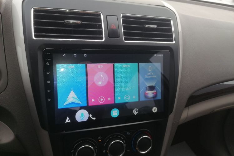 Forthing JOYEAR S50 2016 #13 Forthing JOYEAR S50 2016 car image #13