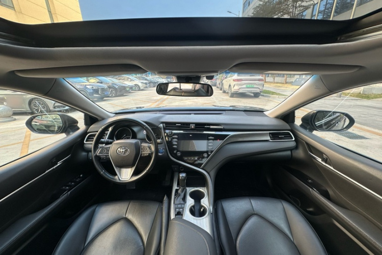 Toyota Camry 2018 car image #13