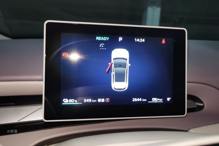 MG 4 EV 2025 immagine di auto #13