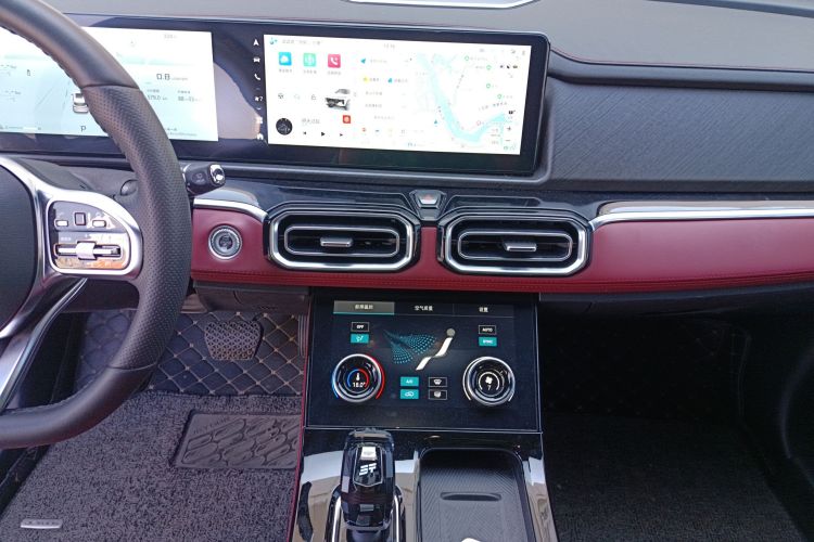 Jetour X70 PLUS 2024 #13 Jetour X70 PLUS 2024 car image #13