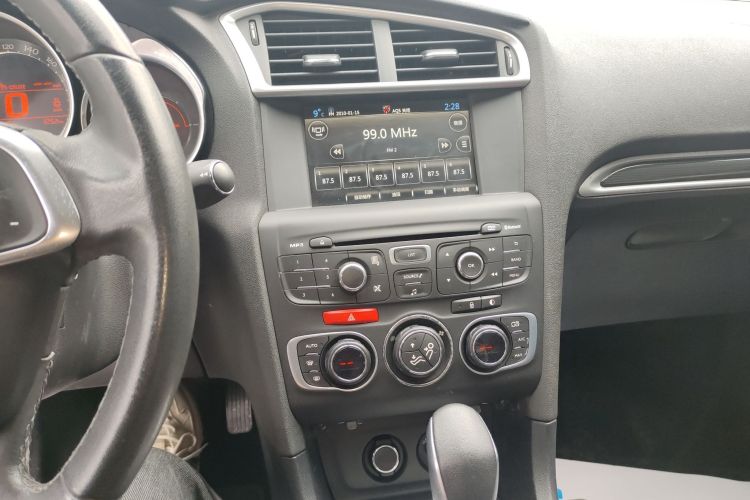 Citroen C4L 2015 car image #13