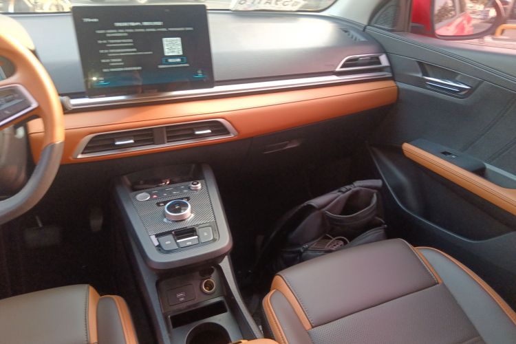 BYD e2 2020 изображение автомобиля #13