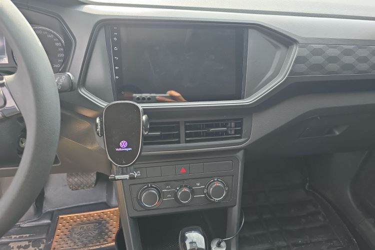 Volkswagen T-Cross 2020 car image #13