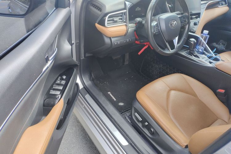 Toyota Camry 2021 car image #13