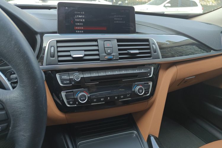 BMW 3 Series GT 2019 car image #13