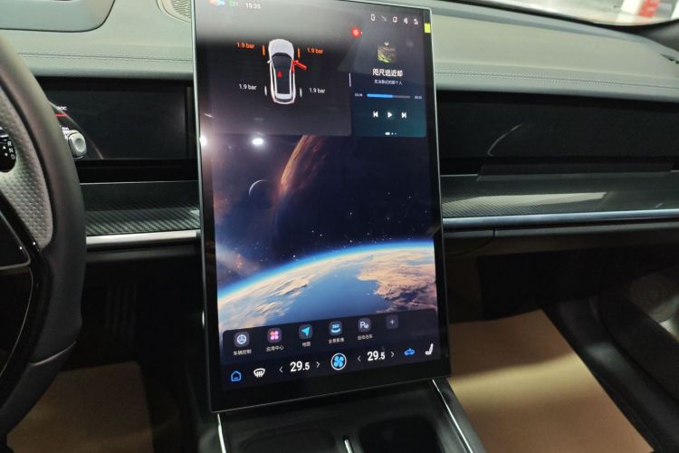 哪吒汽车 哪吒S猎装 2025 汽车图片 #13