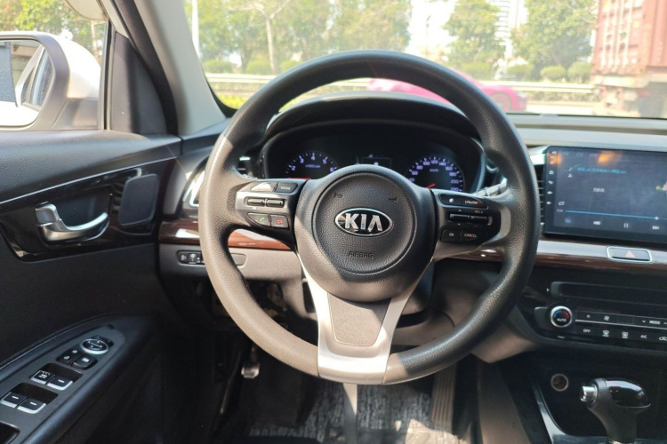 起亚 起亚K4 2016 汽车图片 #13