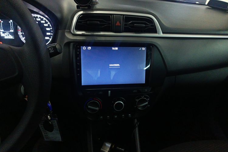 Hyundai Reina 2019 car image #13