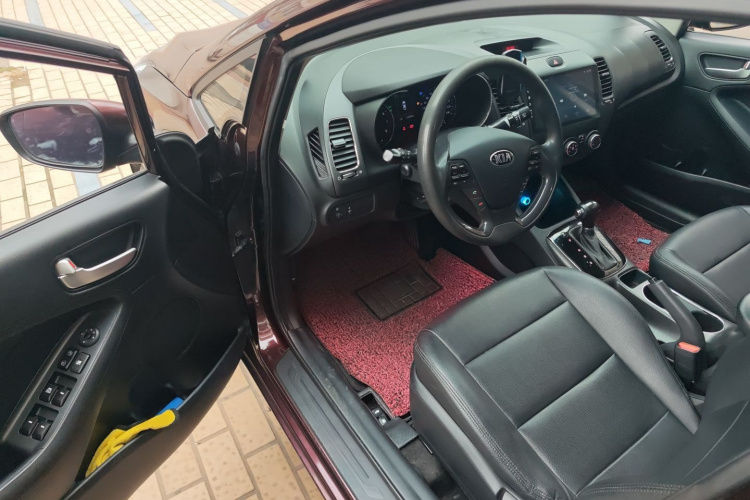 Kia K3 2016 car image #13