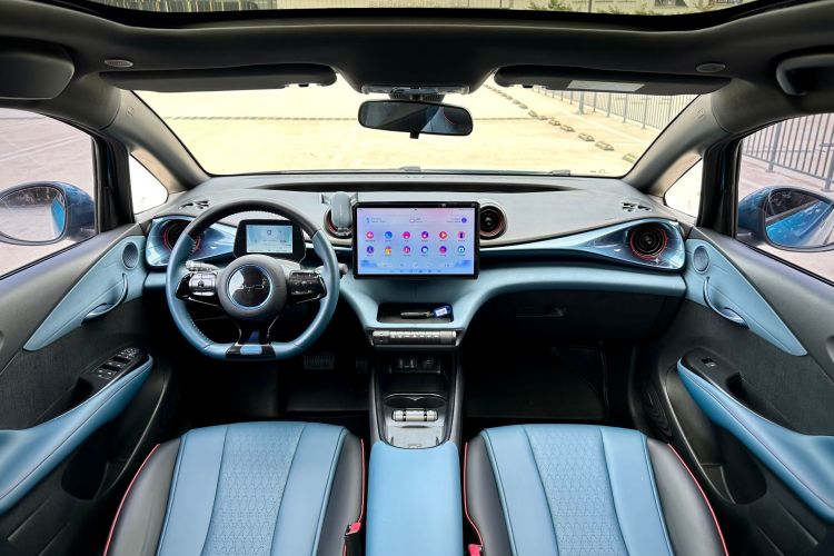 BYD Dolphin 2022 car image #13