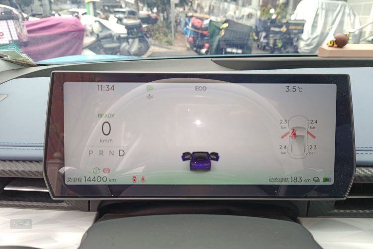 哪吒汽车 哪吒GT 2023 汽车图片 #13