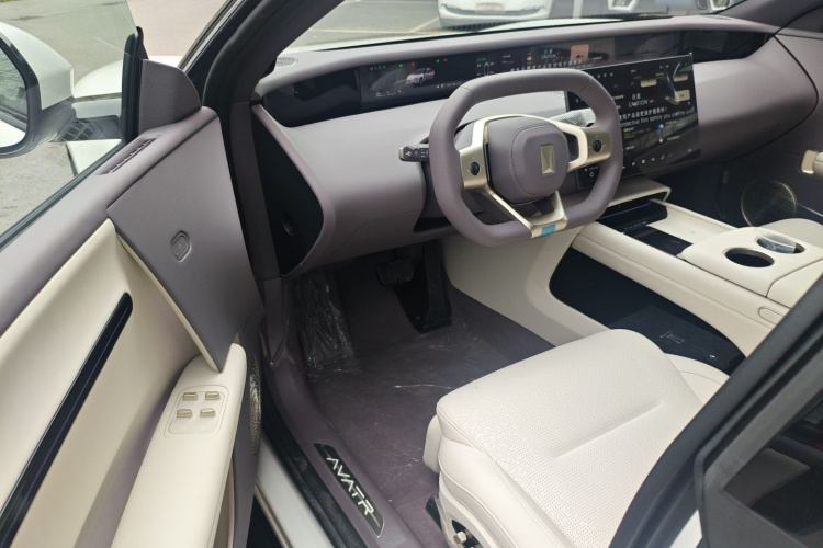 Avatr 06 2025 #13 Avatr 06 2025 car image #13