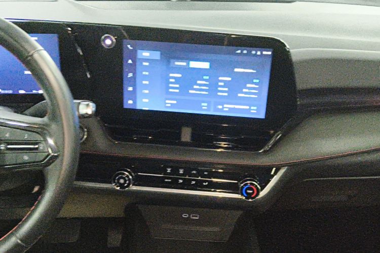 Chevrolet Equinox Plus 2025 #13 Chevrolet Equinox Plus 2025 صورة سيارة #13