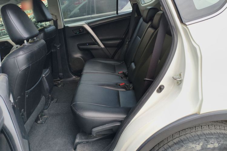 Toyota RAV4 2019 #13 Toyota RAV4 2019 car image #13