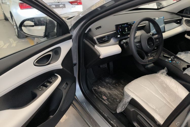 BYD Seal 05 DM-i 2025 #13 BYD Seal 05 DM-i 2025 car image #13