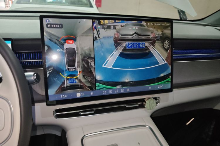 Xpeng G6 2025 صورة سيارة #13