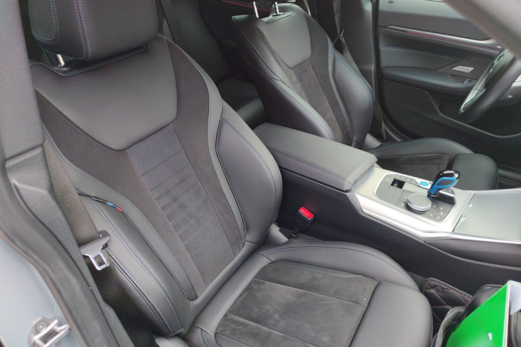 BMW i4 2022 #13 BMW i4 2022 car image #13