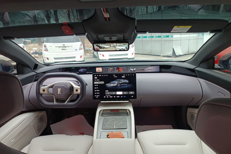 Avatr 12 2024 car image #13