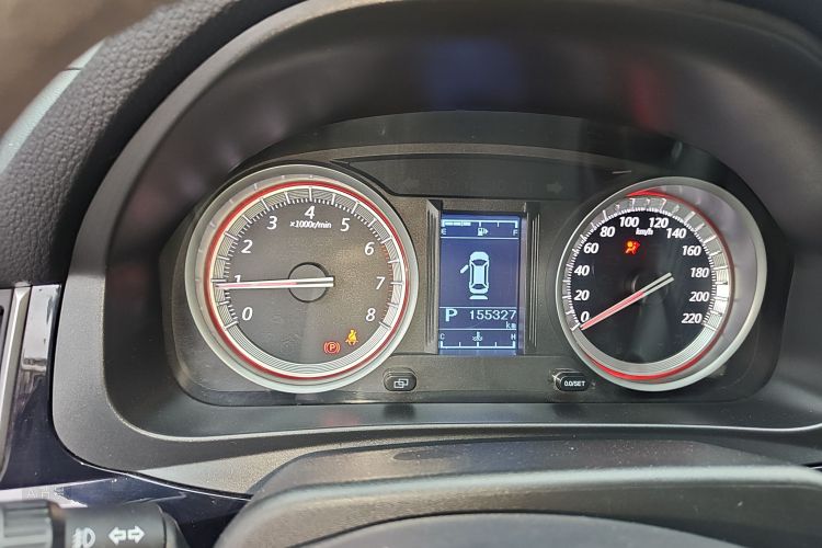 Forthing JOYEAR X5 2018 #13 Forthing JOYEAR X5 2018 car image #13