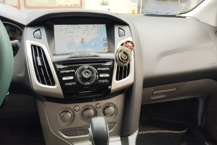 Ford Focus 2015 image de voiture #13