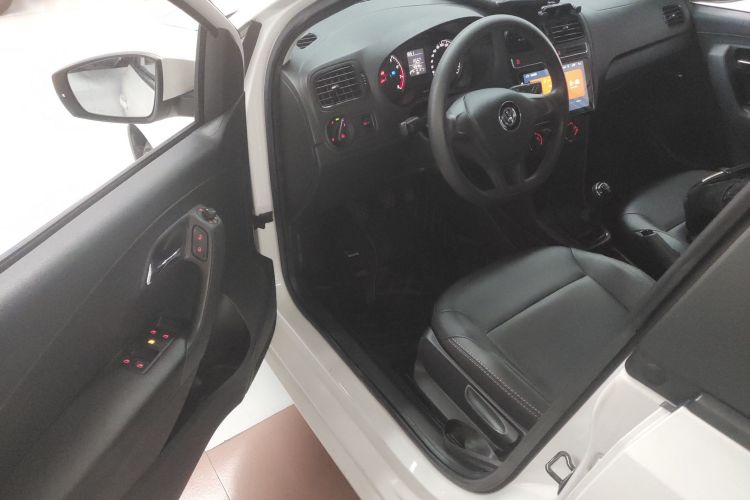 Polo 2019 car image #13