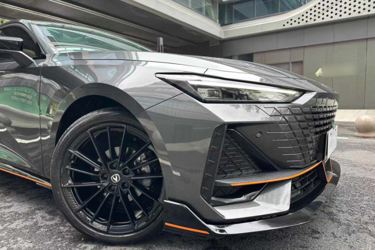 Changan UNI-V 2024 car image #13