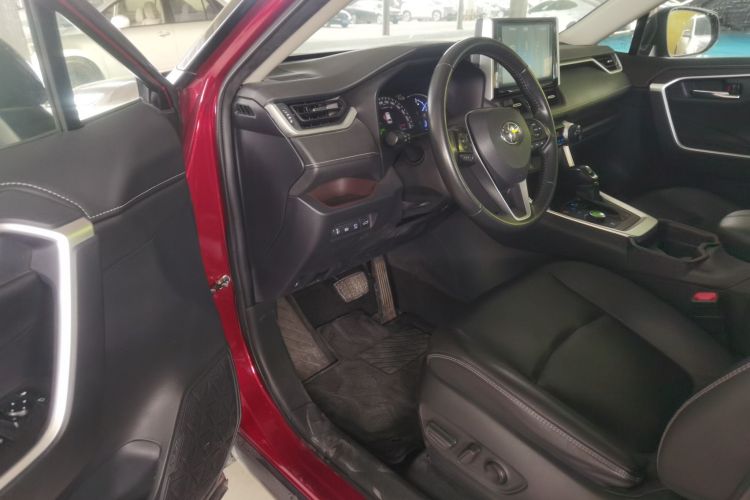 Toyota RAV4 2020 car image #13