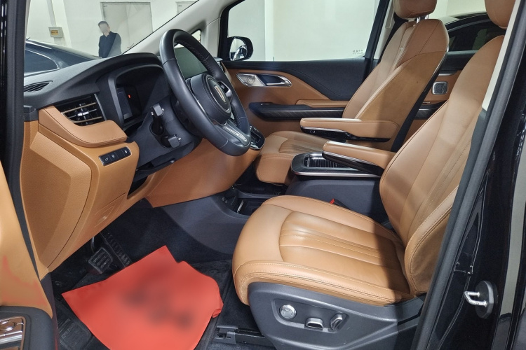 HongQi HQ9 PHEV 2024 #13 HongQi HQ9 PHEV 2024 car image #13