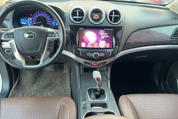 BYD S7 2017 car image #13