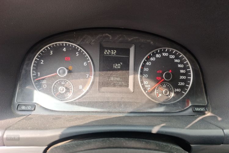 Volkswagen Touran 2015 car image #13