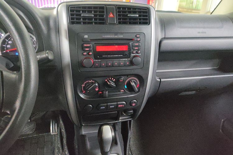 Suzuki Jimny (Imported) 2017 immagine di auto #13