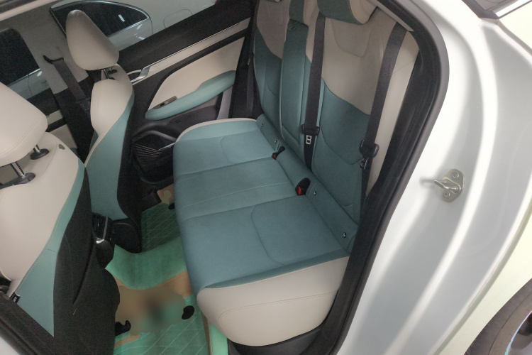 GEELY Emgrand L HiP 2022 car image #13