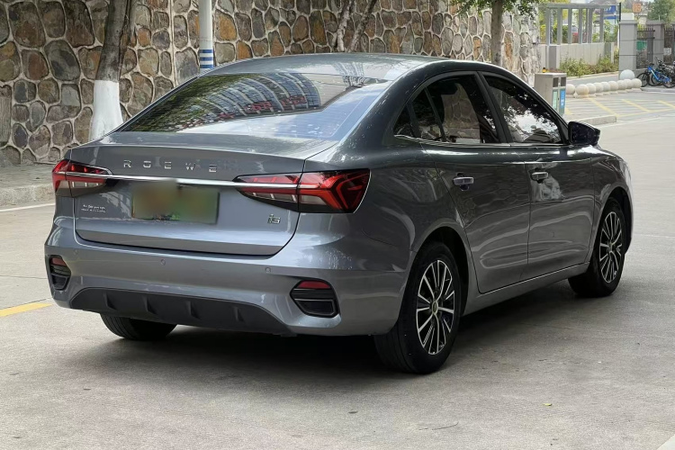 Roewe i5 2023 #13 Roewe i5 2023 car image #13