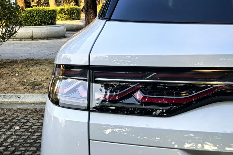 BYD SongL DM-i 2025 car image #13