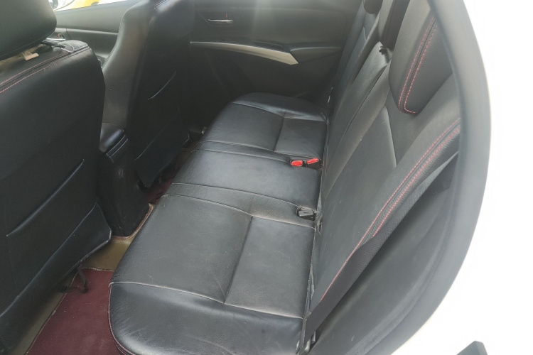 Suzuki S-Cross 2014 immagine di auto #13