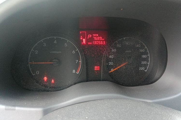 Hyundai Reina 2016 car image #13