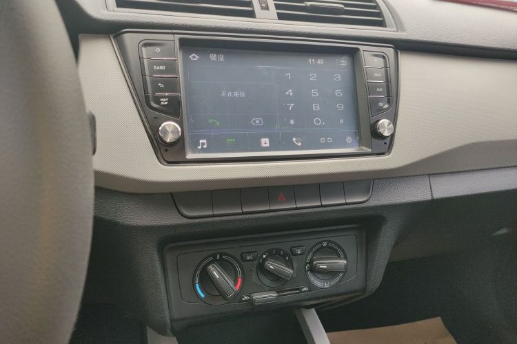 Skoda Fabia 2015 изображение автомобиля #13