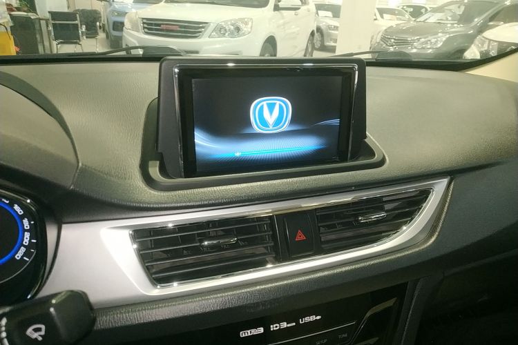 Changan Alsvin V7 2016 image de voiture #13