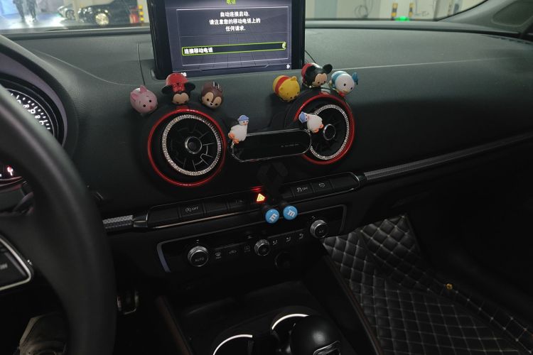 Audi A3 2019 car image #13