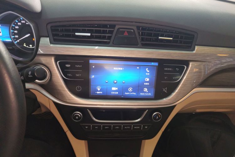 GEELY Emgrand 2017 #13 GEELY Emgrand 2017 car image #13
