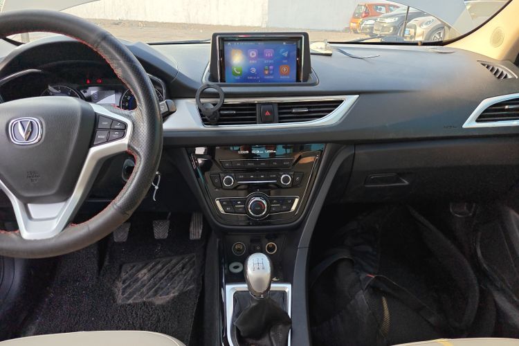 Changan Alsvin V7 2017 car image #13