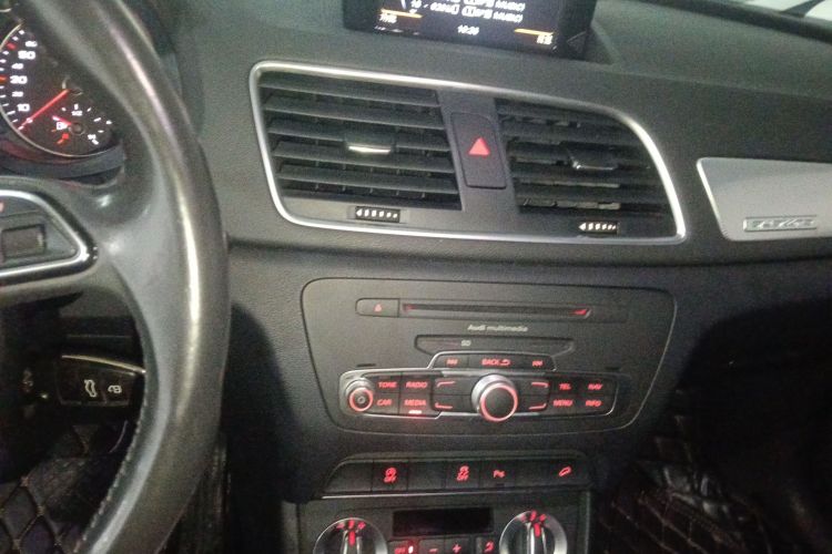 Audi Q3 2015 imagen de coche #13