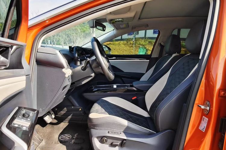 Volkswagen ID.6 Crozz 2021 immagine di auto #13