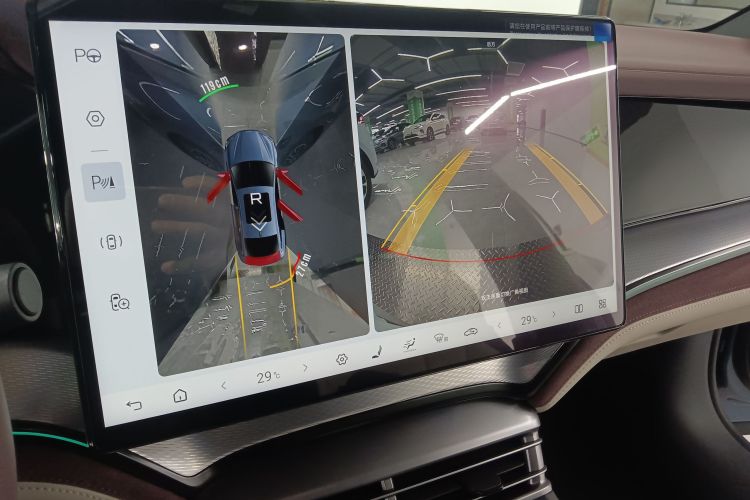 BYD Seal 07 DM-i 2025 car image #13